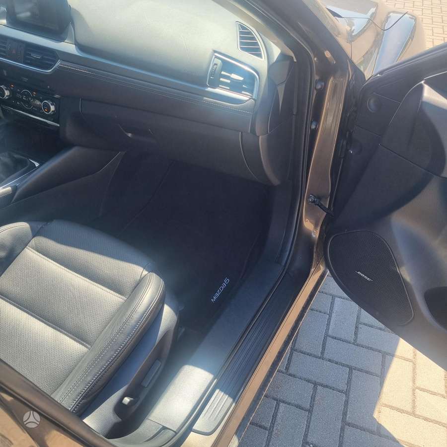 Mazda 6, 2.2 l., Седан