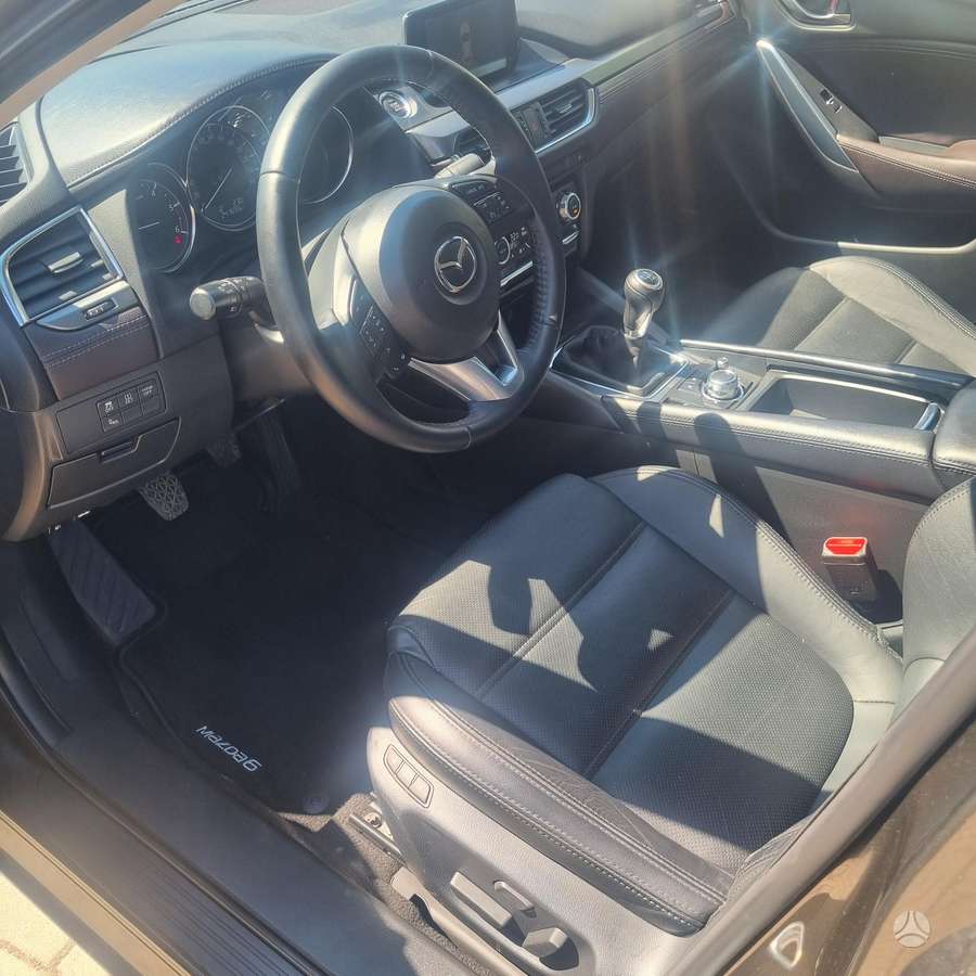 Mazda 6, 2.2 l., Седан
