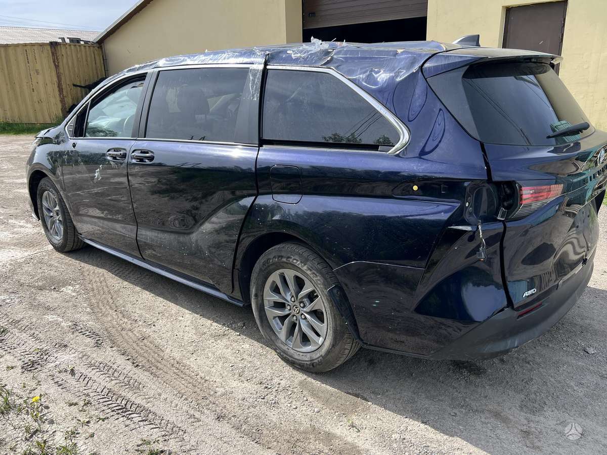 Toyota Sienna по частям. Usa dalimis