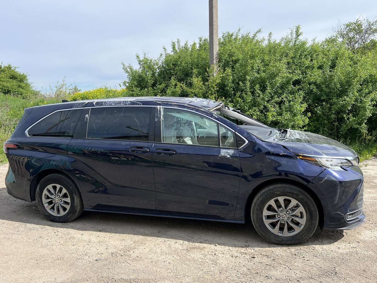 Toyota Sienna по частям. Usa dalimis