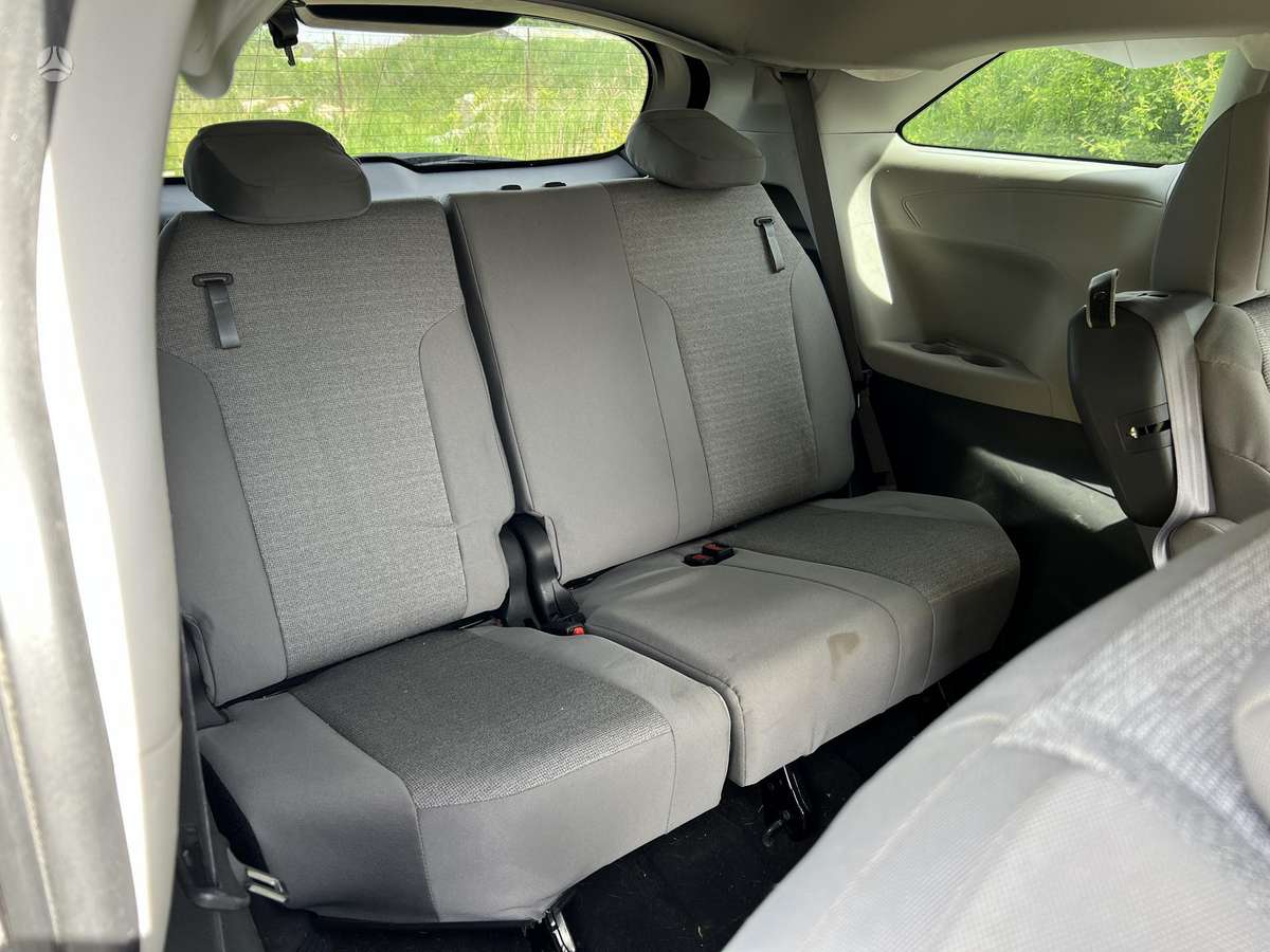Toyota Sienna по частям. Usa dalimis