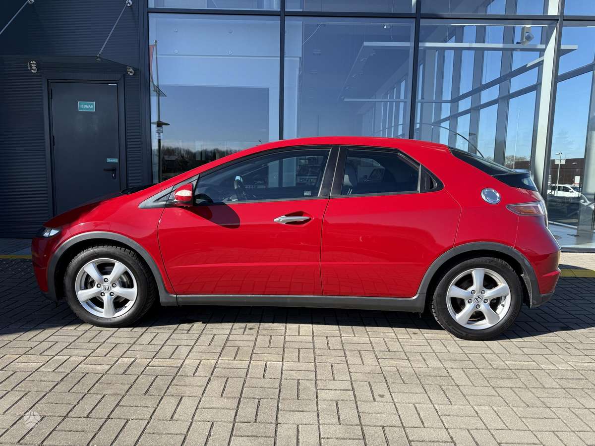 Honda Civic, 1.3 l., hatchback