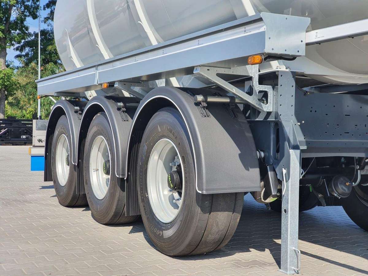 D-TEC Tank SV2011 Quickliner, cisternas