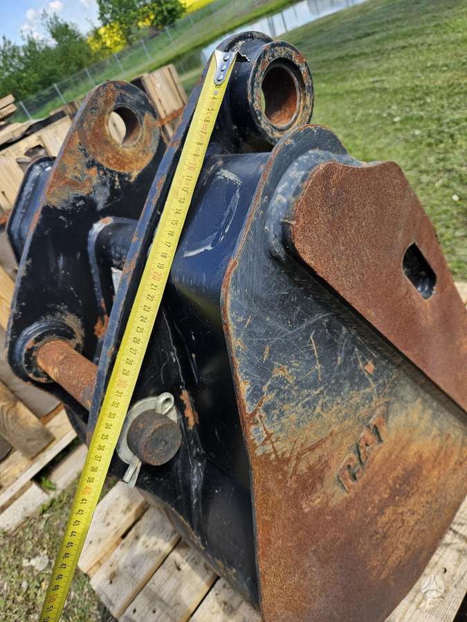 Caterpillar 416/442, buckets