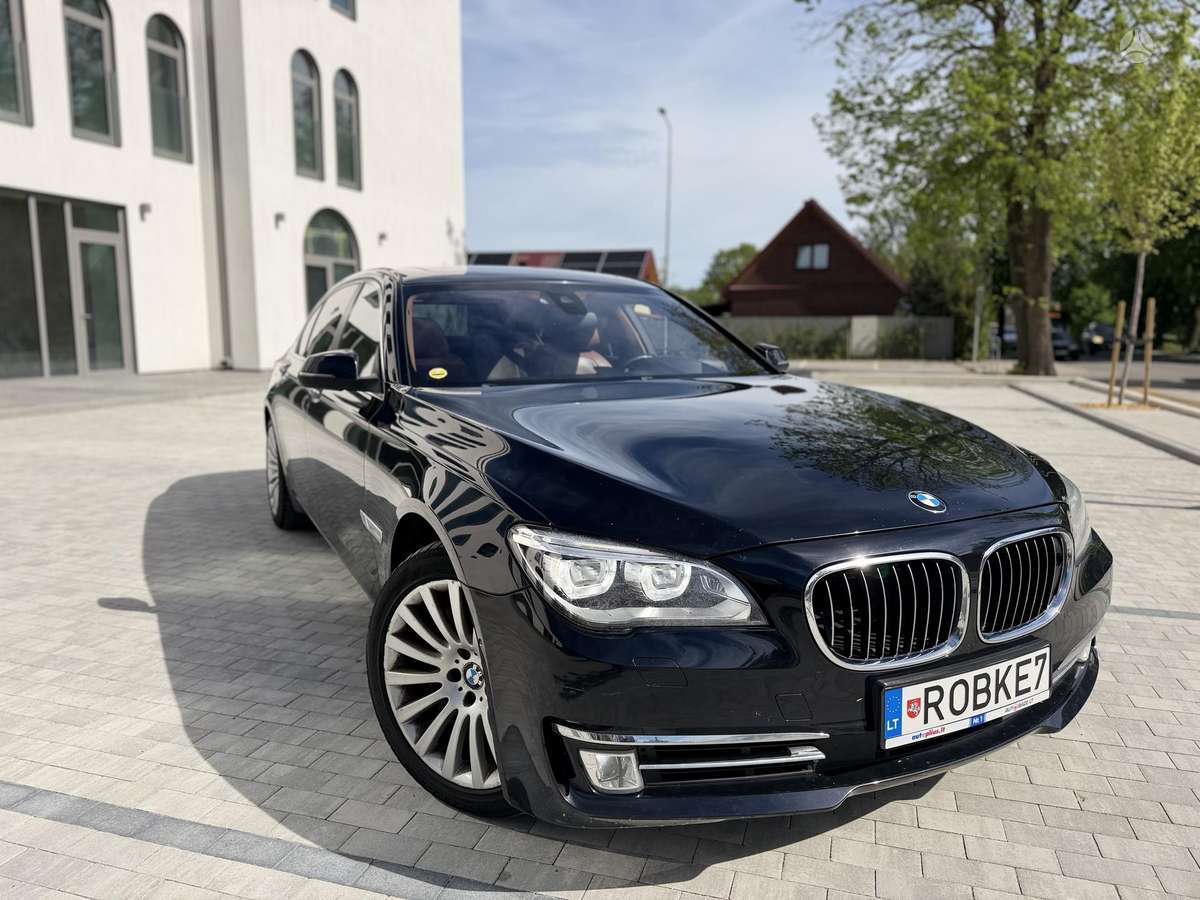 BMW 750, 3.0 l., Седан