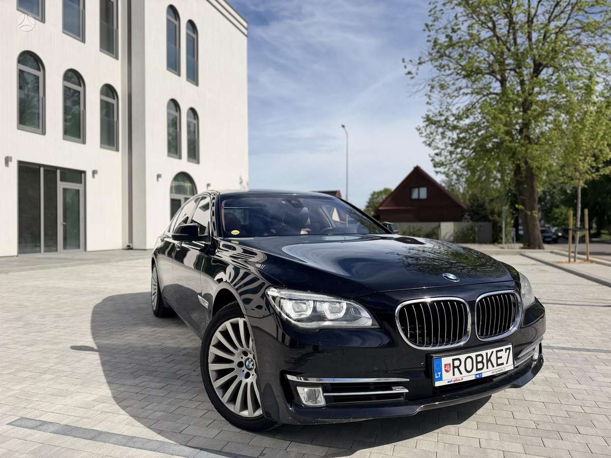 BMW 750, 3.0 l., Седан