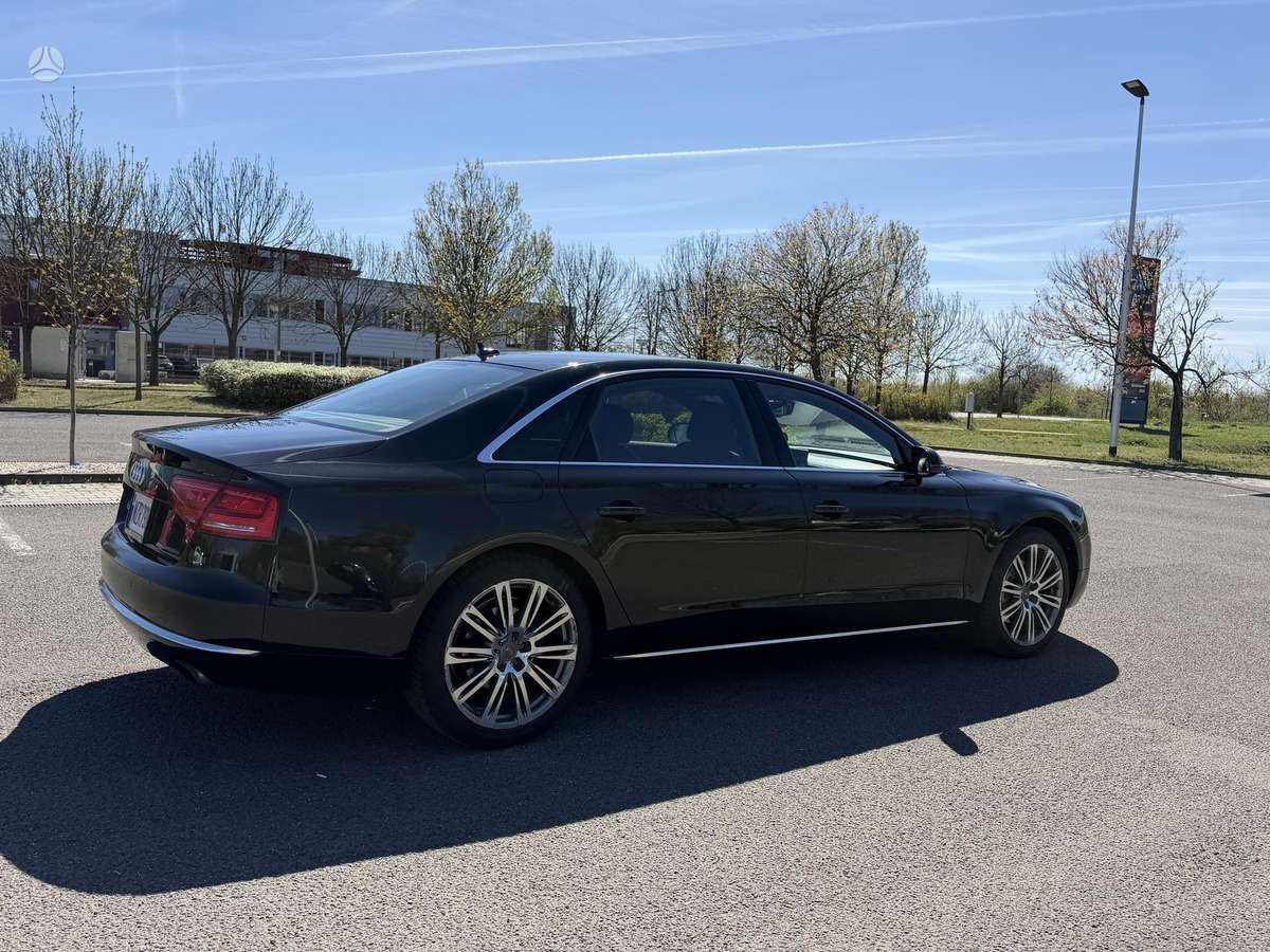 Audi A8 L, 3.0 l., Седан