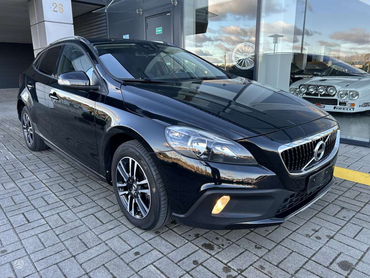Volvo V40 Cross Country - 8
