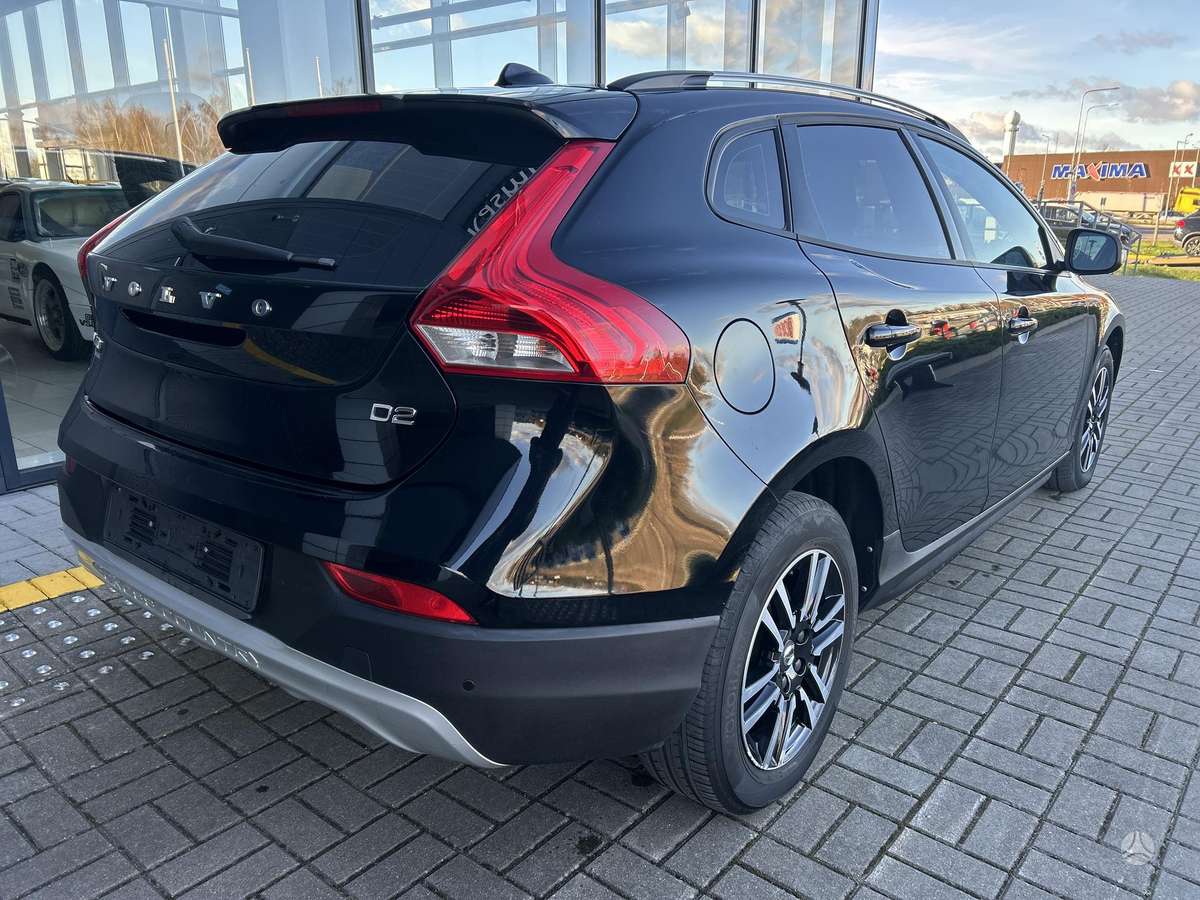Volvo V40 Cross Country - 6
