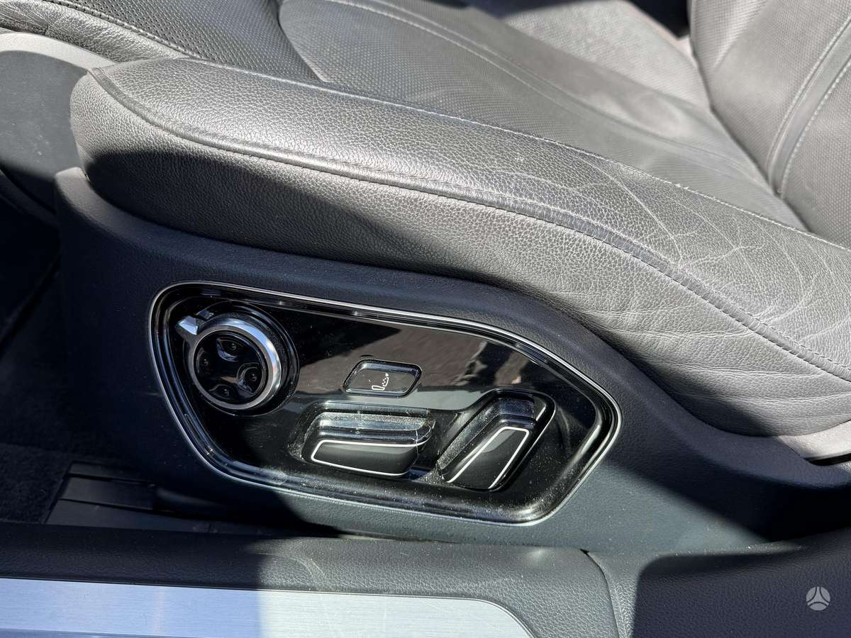 Audi A8 L, 3.0 l., Седан