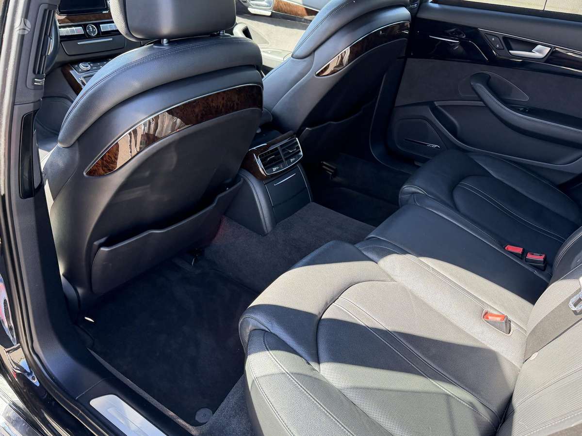 Audi A8 L, 3.0 l., Седан