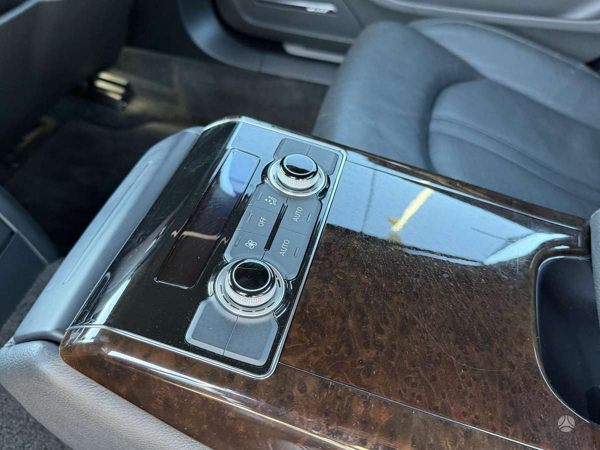 Audi A8 L, 3.0 l., Седан