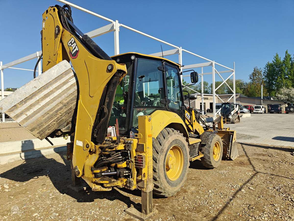 Caterpillar 428, экскаваторные погрузчики