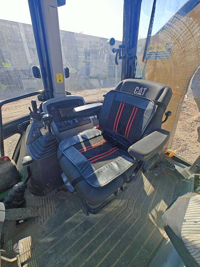 Caterpillar 428, экскаваторные погрузчики