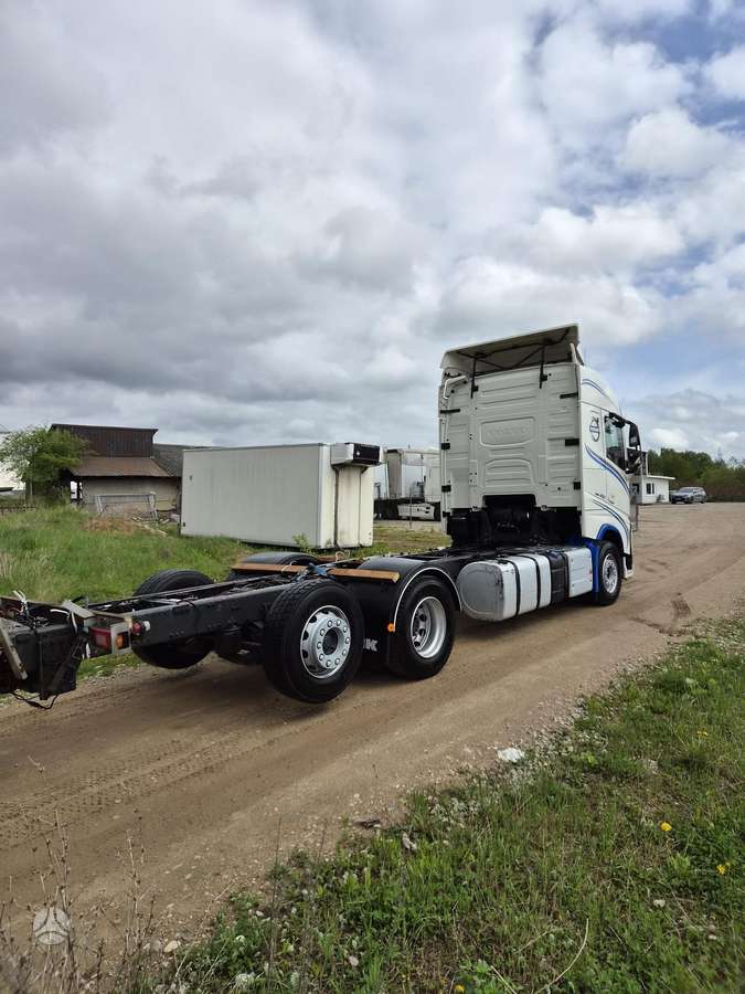 Volvo FH460, шасси