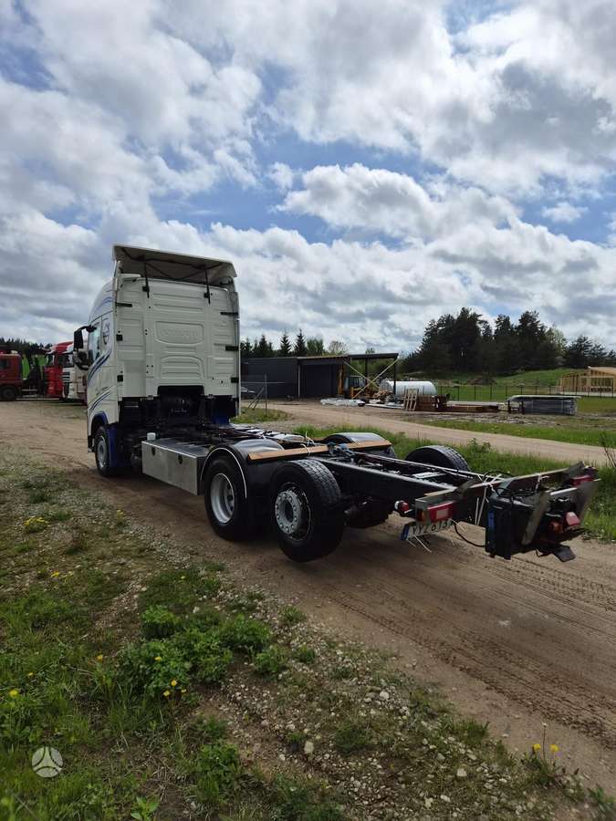 Volvo FH460, шасси