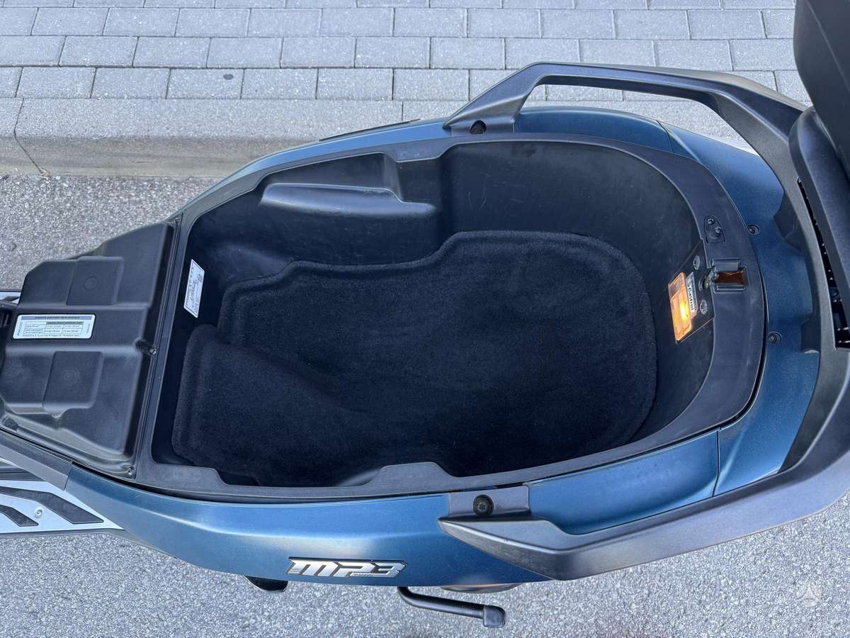 Piaggio MP3 530cc, scooters / mopeds