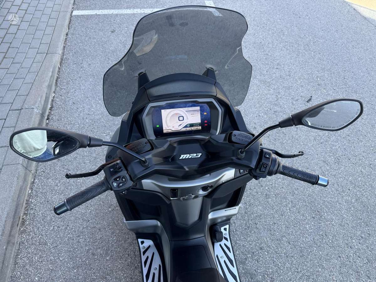 Piaggio MP3 530cc, scooters / mopeds