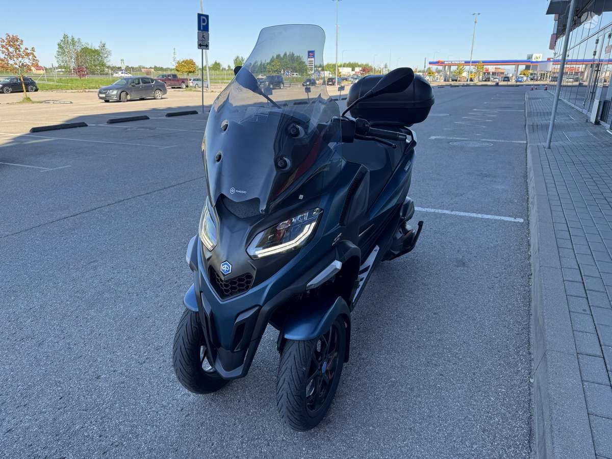 Piaggio MP3 530cc, scooters / mopeds
