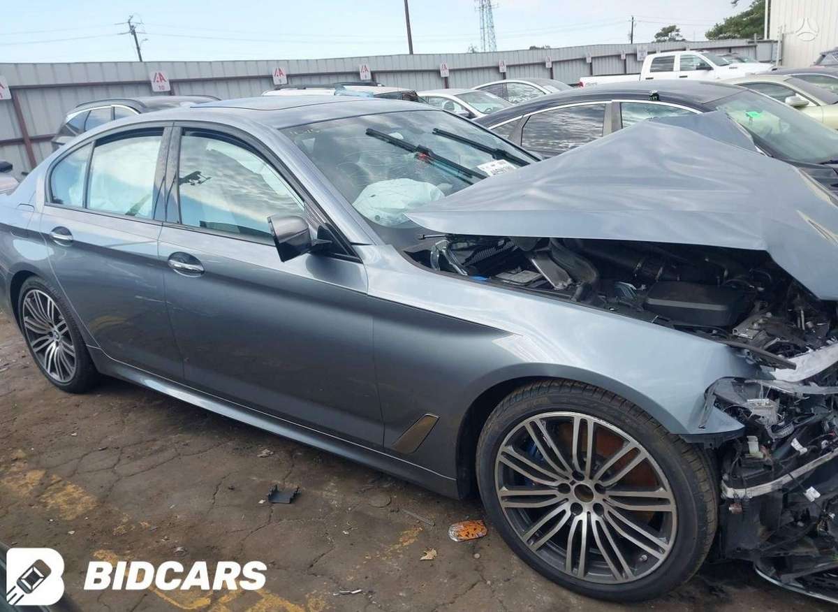 BMW M550 dalimis. M550xi usa