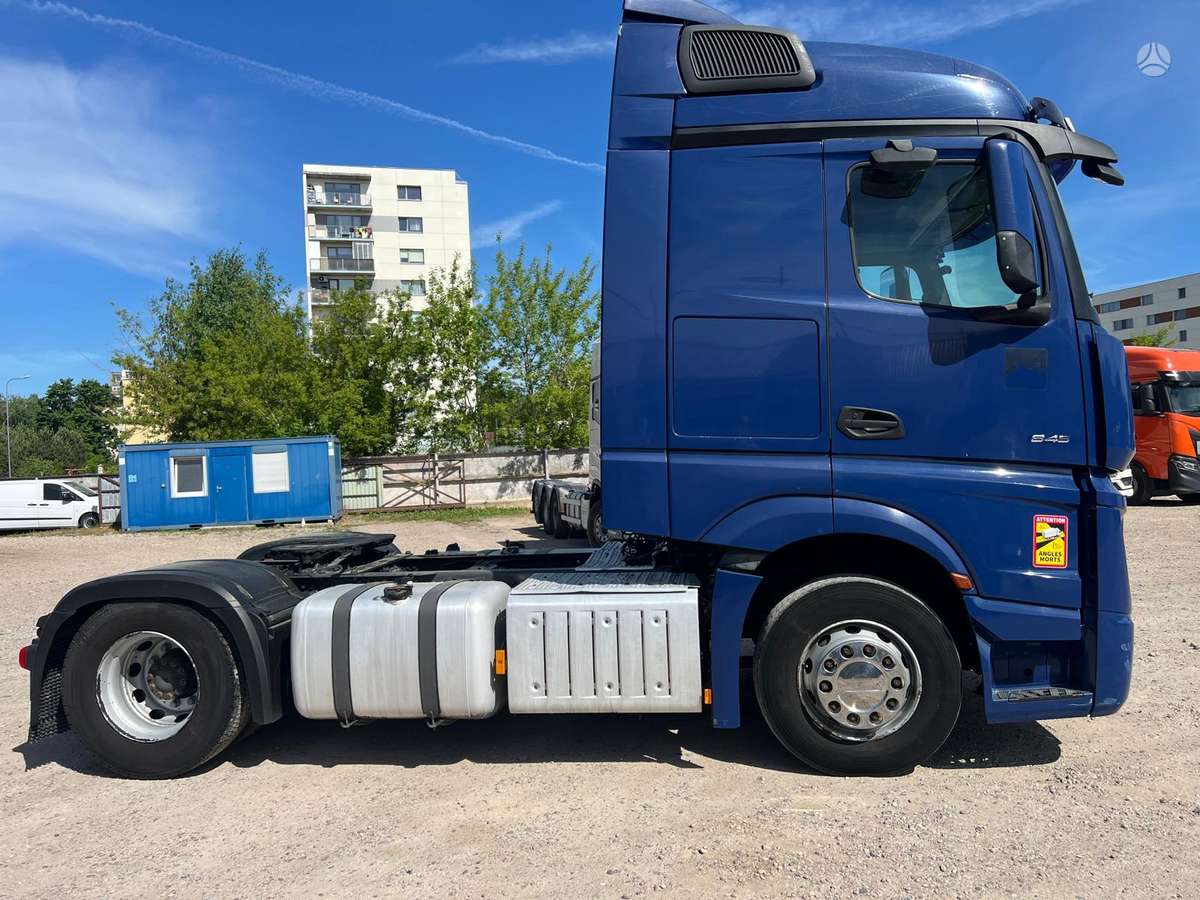 Mercedes-Benz Actros 1845, double sleeper