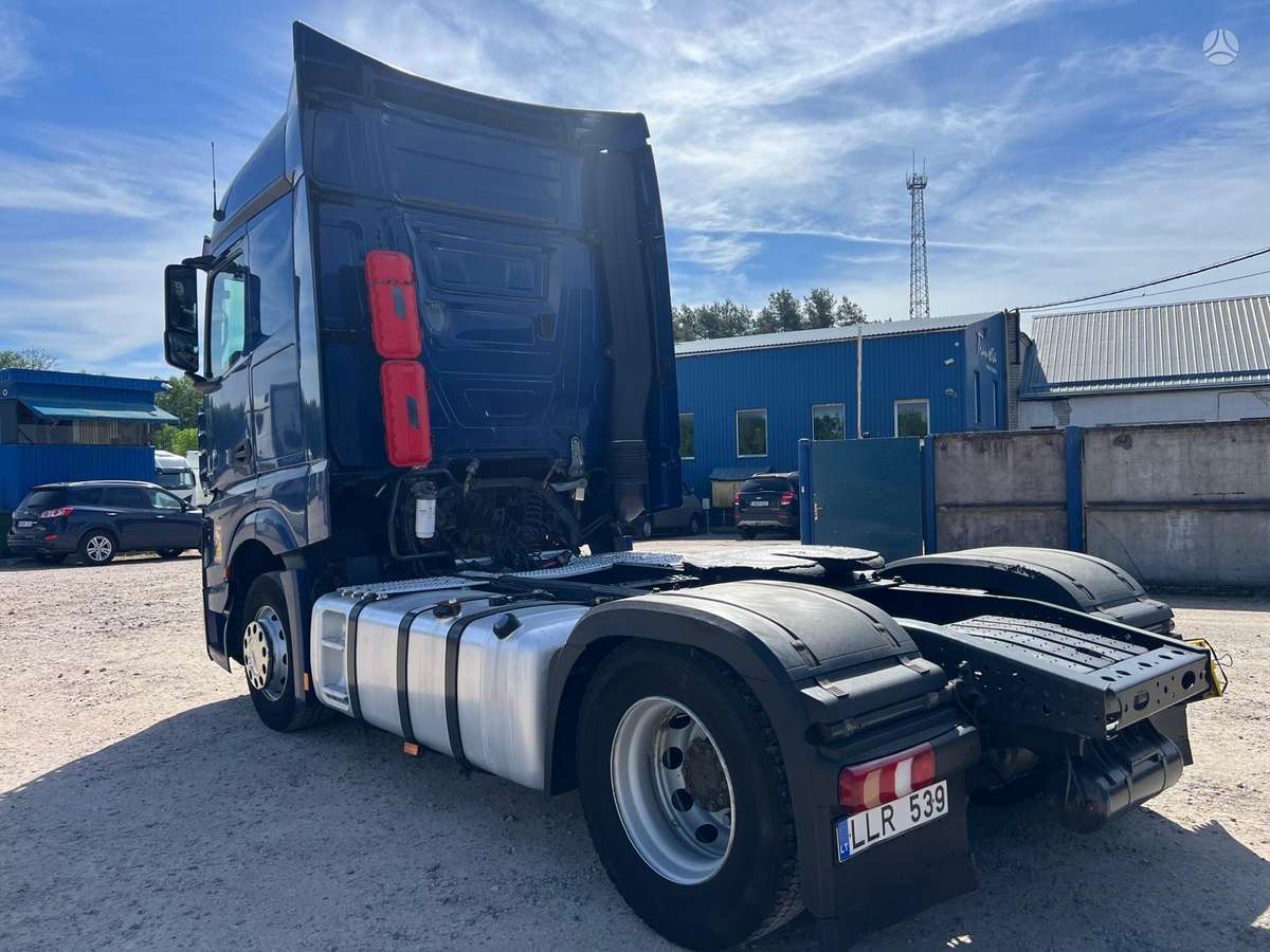Mercedes-Benz Actros 1845, double sleeper