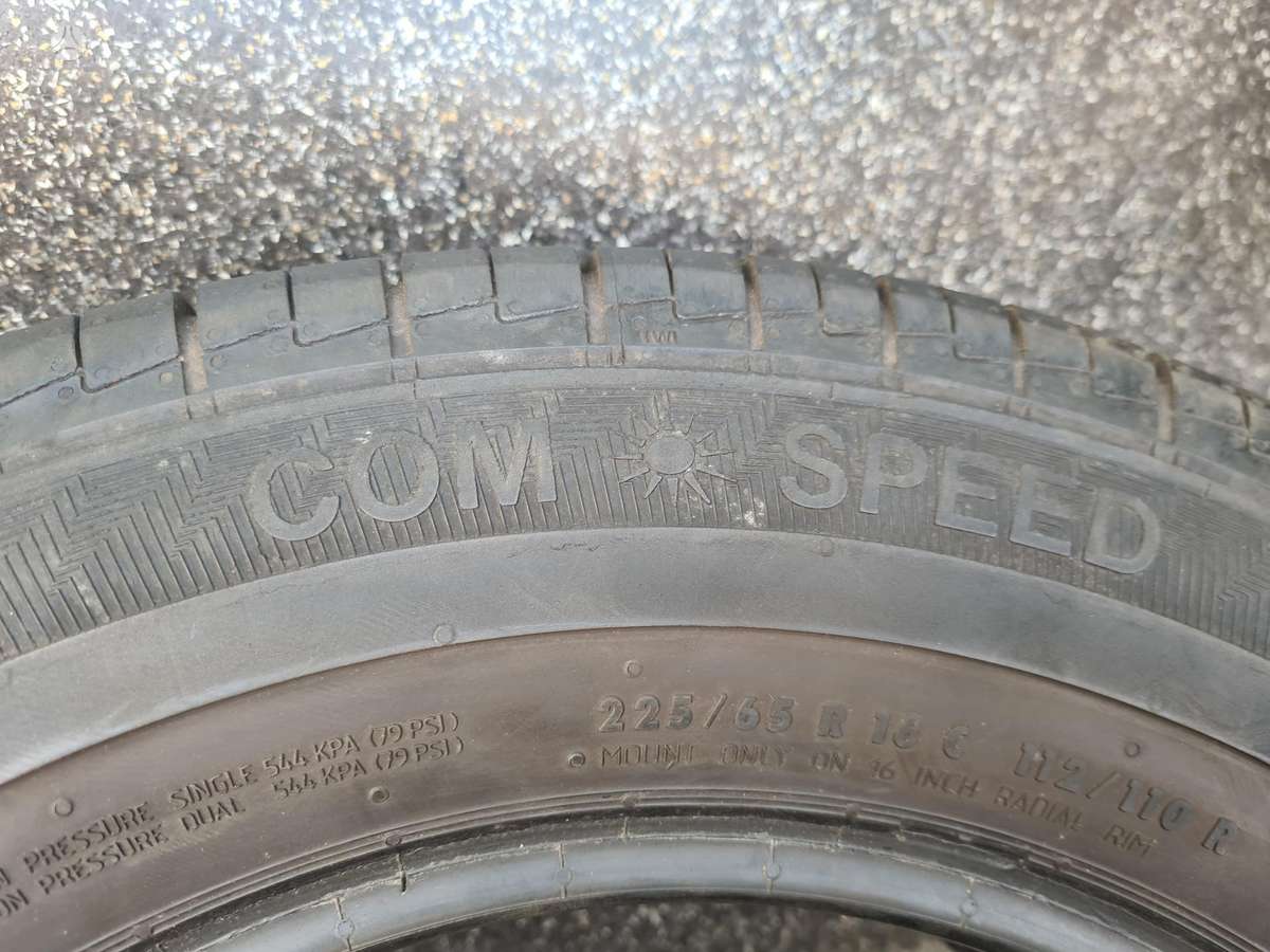 Gislaved, vasaras 225/65 R16