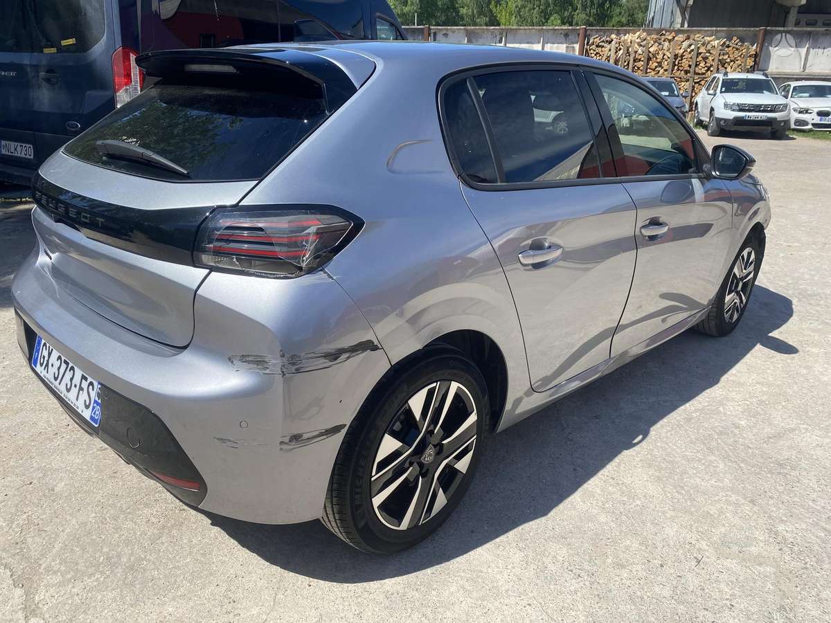 Peugeot 208 - 4