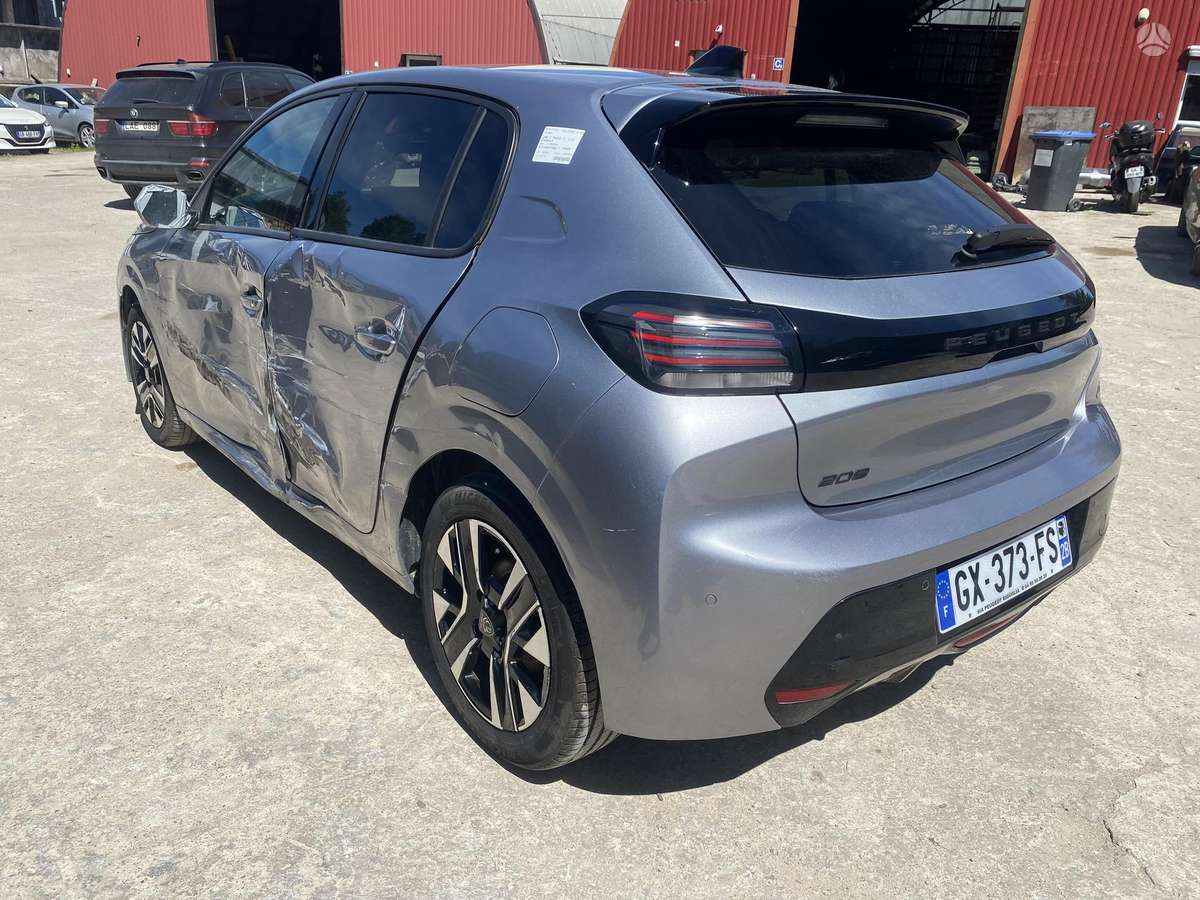 Peugeot 208 - 5