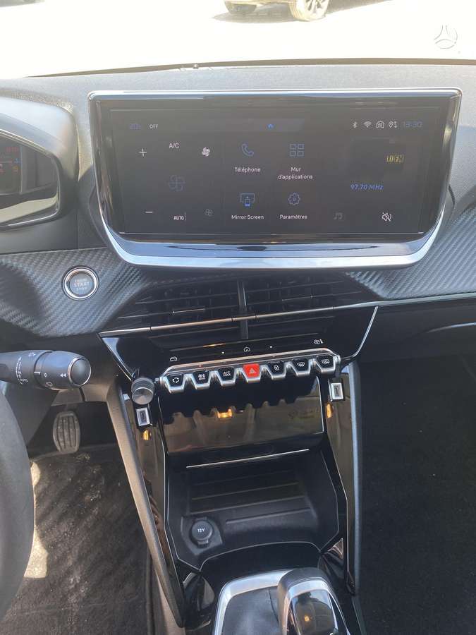 Peugeot 208 - 12