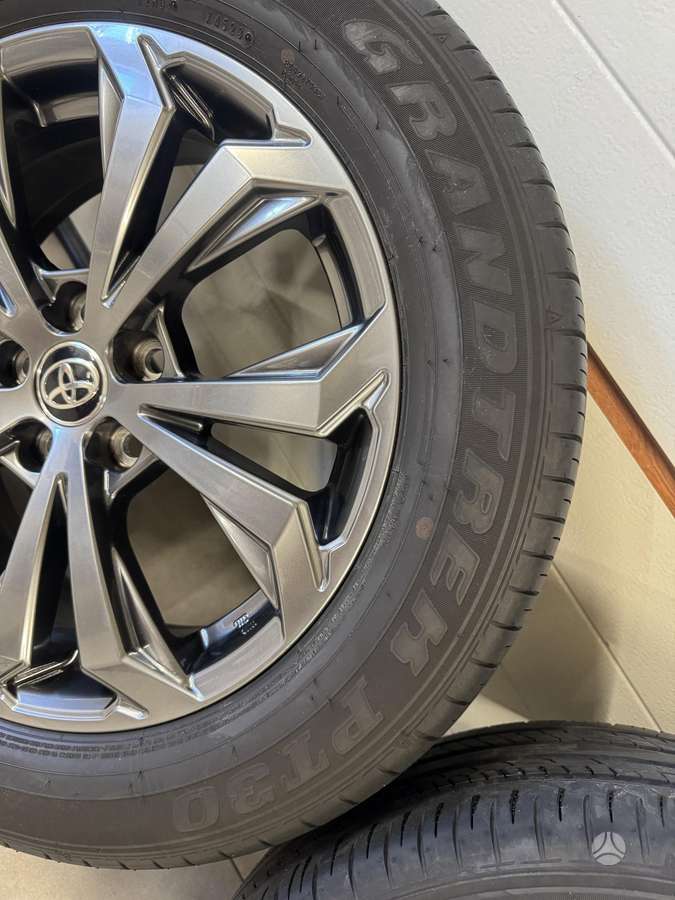 Toyota RAV4 kėbulo dalys
