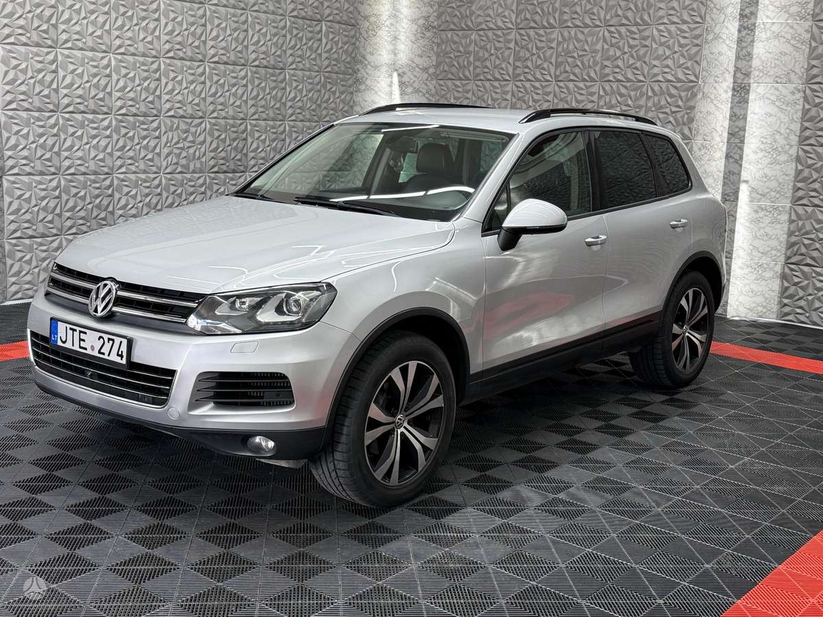 Volkswagen Touareg - 1