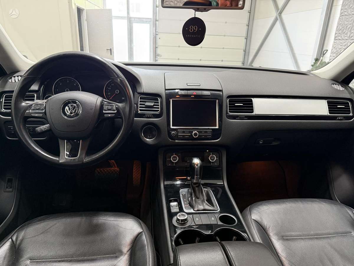 Volkswagen Touareg - 11