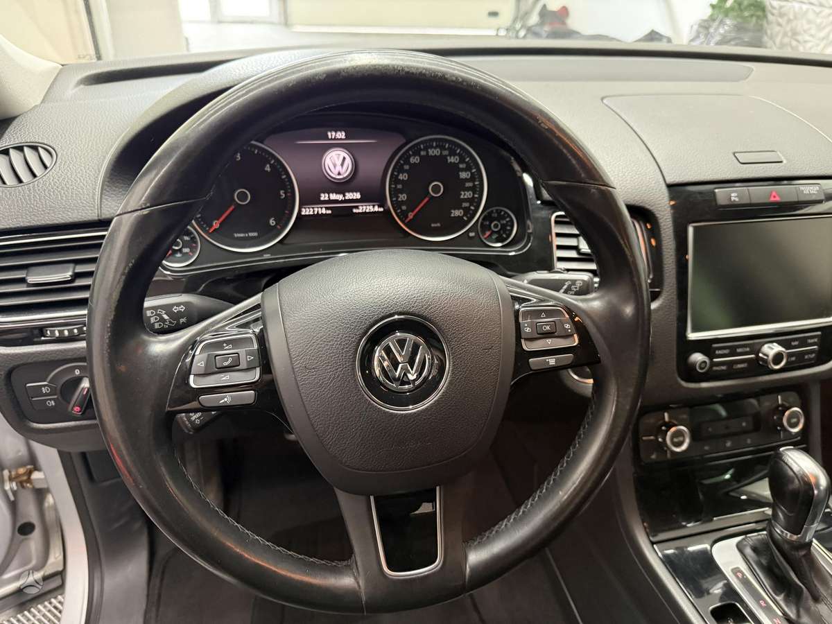 Volkswagen Touareg - 12