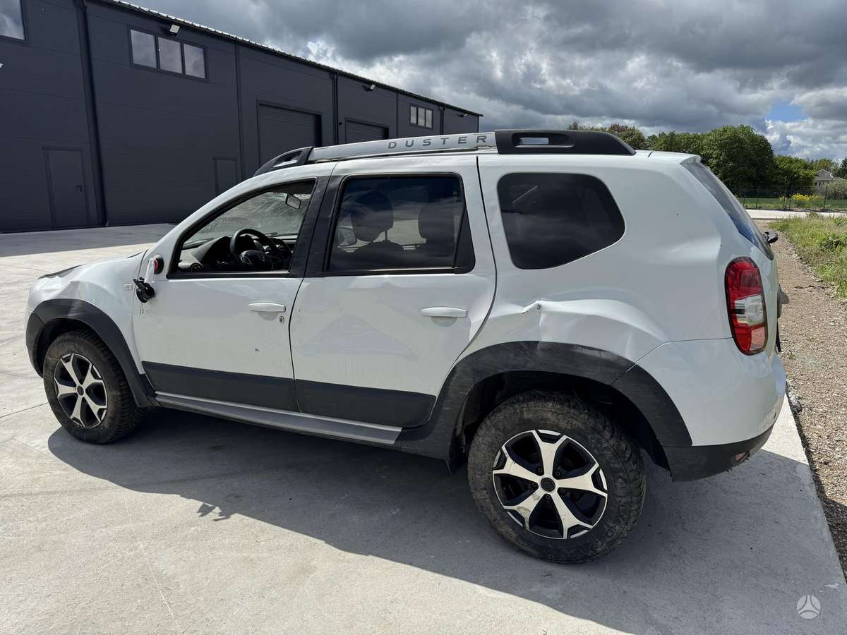 Dacia Duster dalimis. Dacia duster dalimis