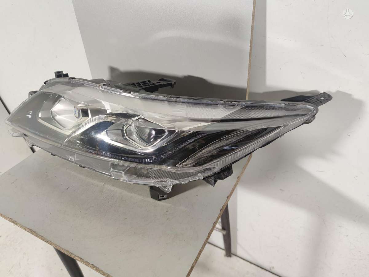 Mitsubishi Eclipse Cross lights