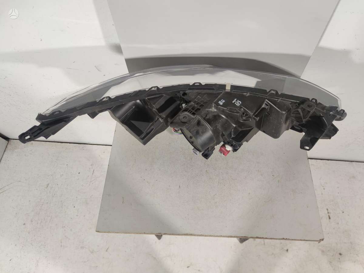 Mitsubishi Eclipse Cross lights