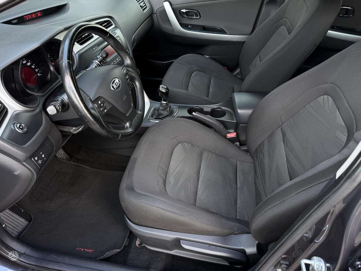 Kia Ceed, 1.6 l., Хэтчбек