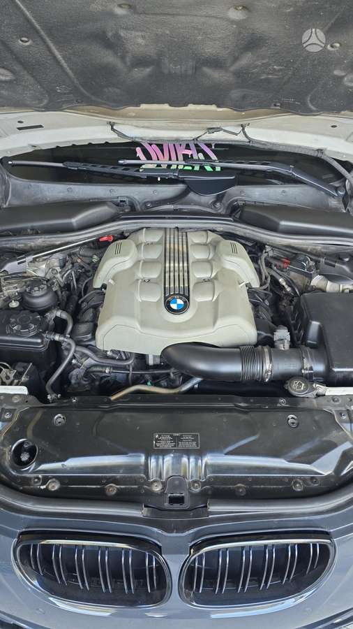 BMW 545, 4.4 l., Седан