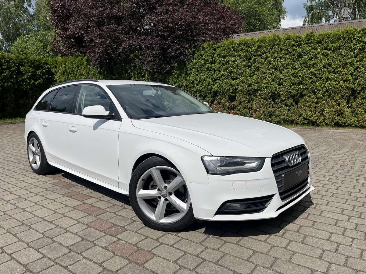 Audi A4, Универсал