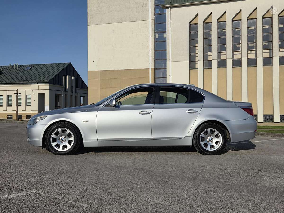 BMW 523, 2.5 l., Седан