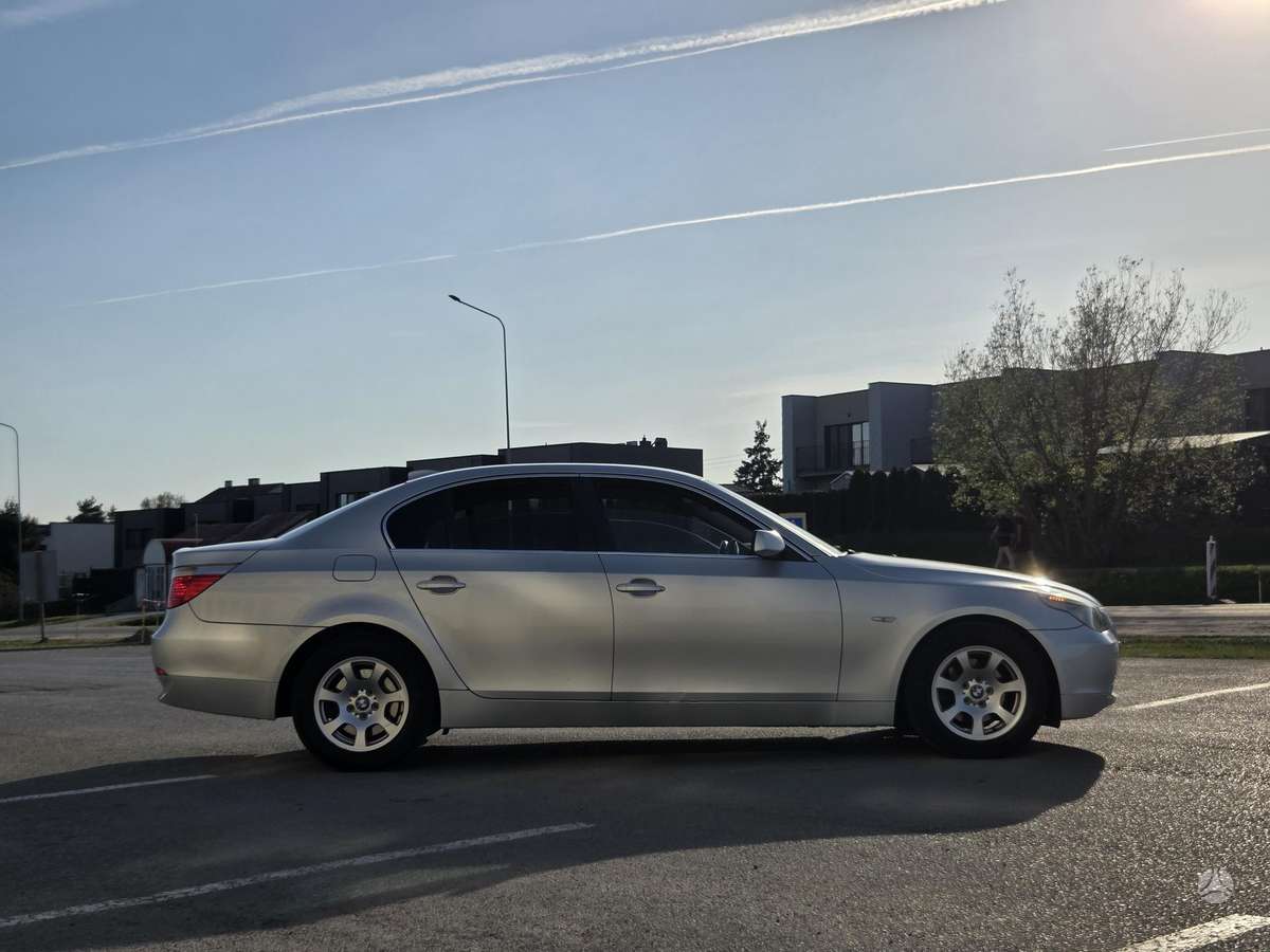 BMW 523, 2.5 l., Седан