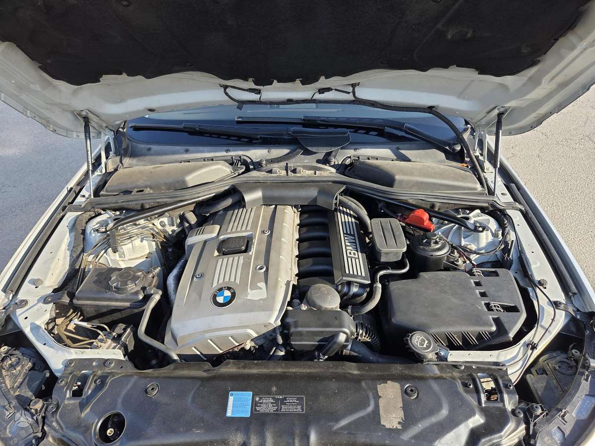 BMW 523, 2.5 l., Седан