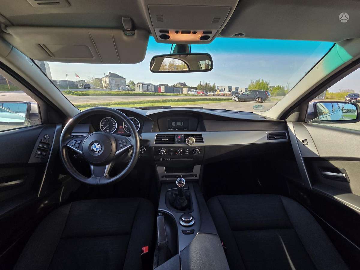 BMW 523, 2.5 l., Седан