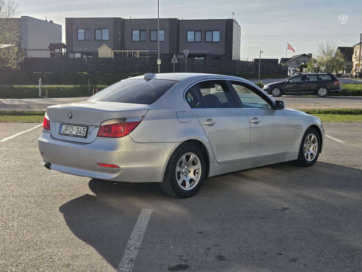 BMW 523, 2.5 l., Седан