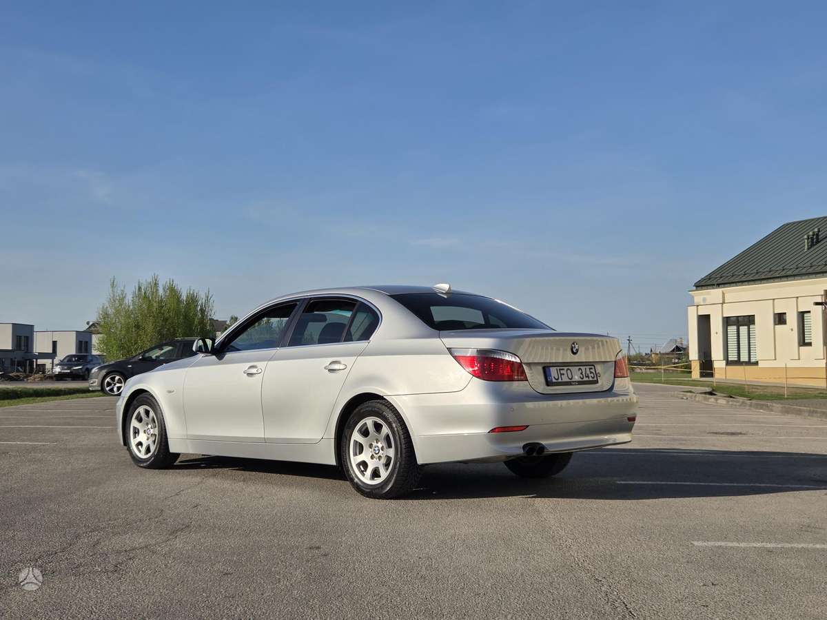 BMW 523, 2.5 l., Седан