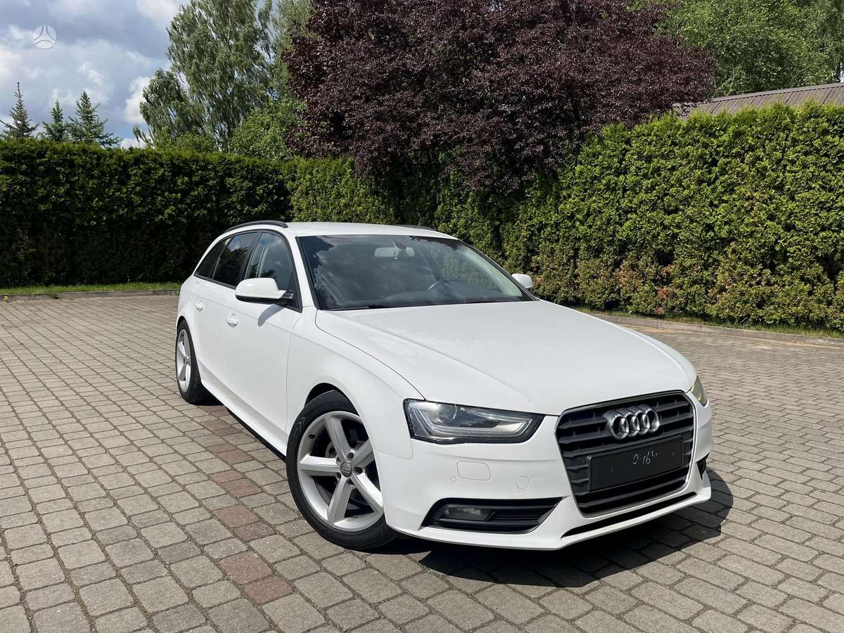 Audi A4, universalas