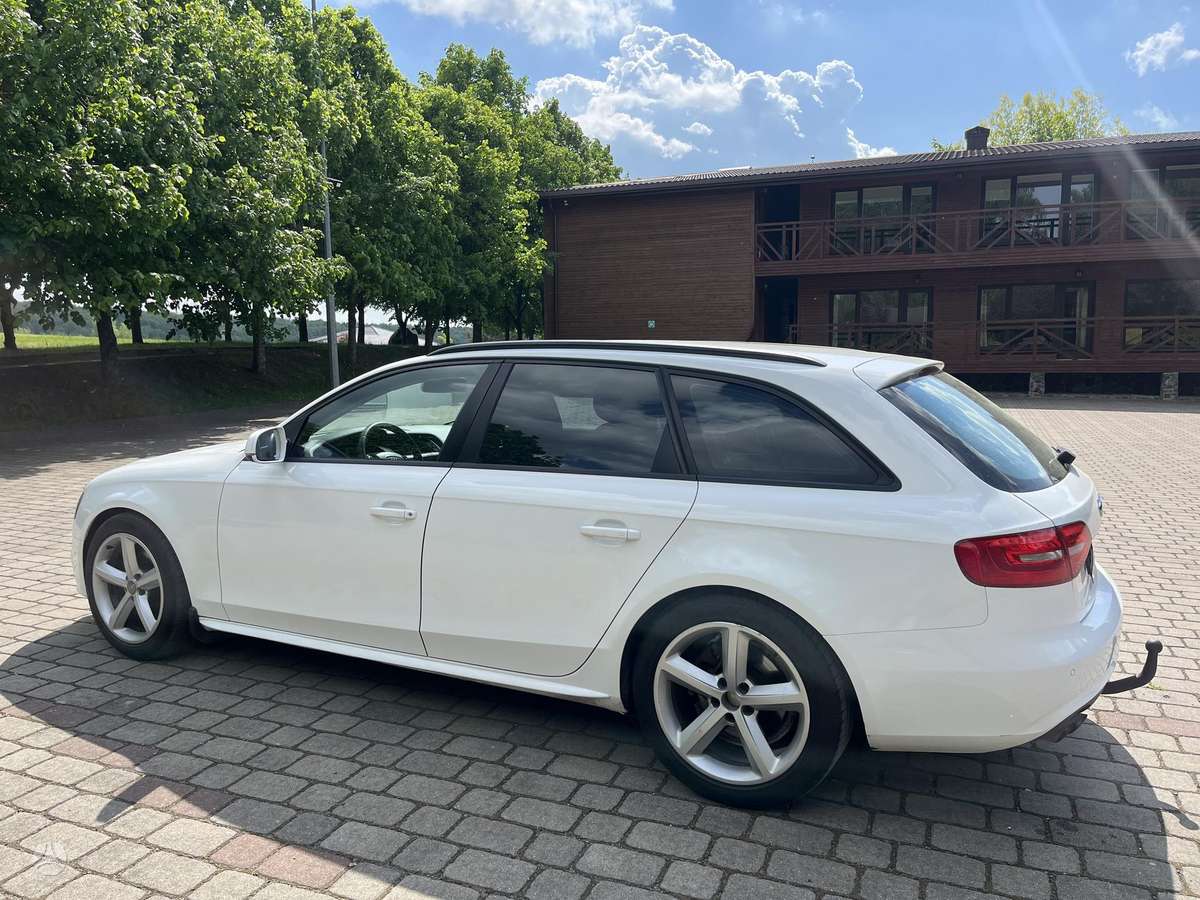 Audi A4, universalas