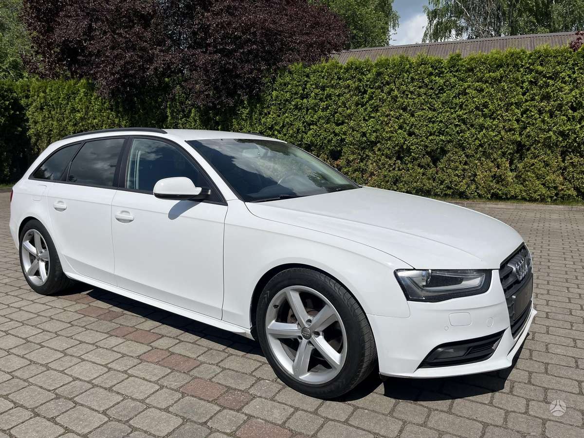 Audi A4, universalas