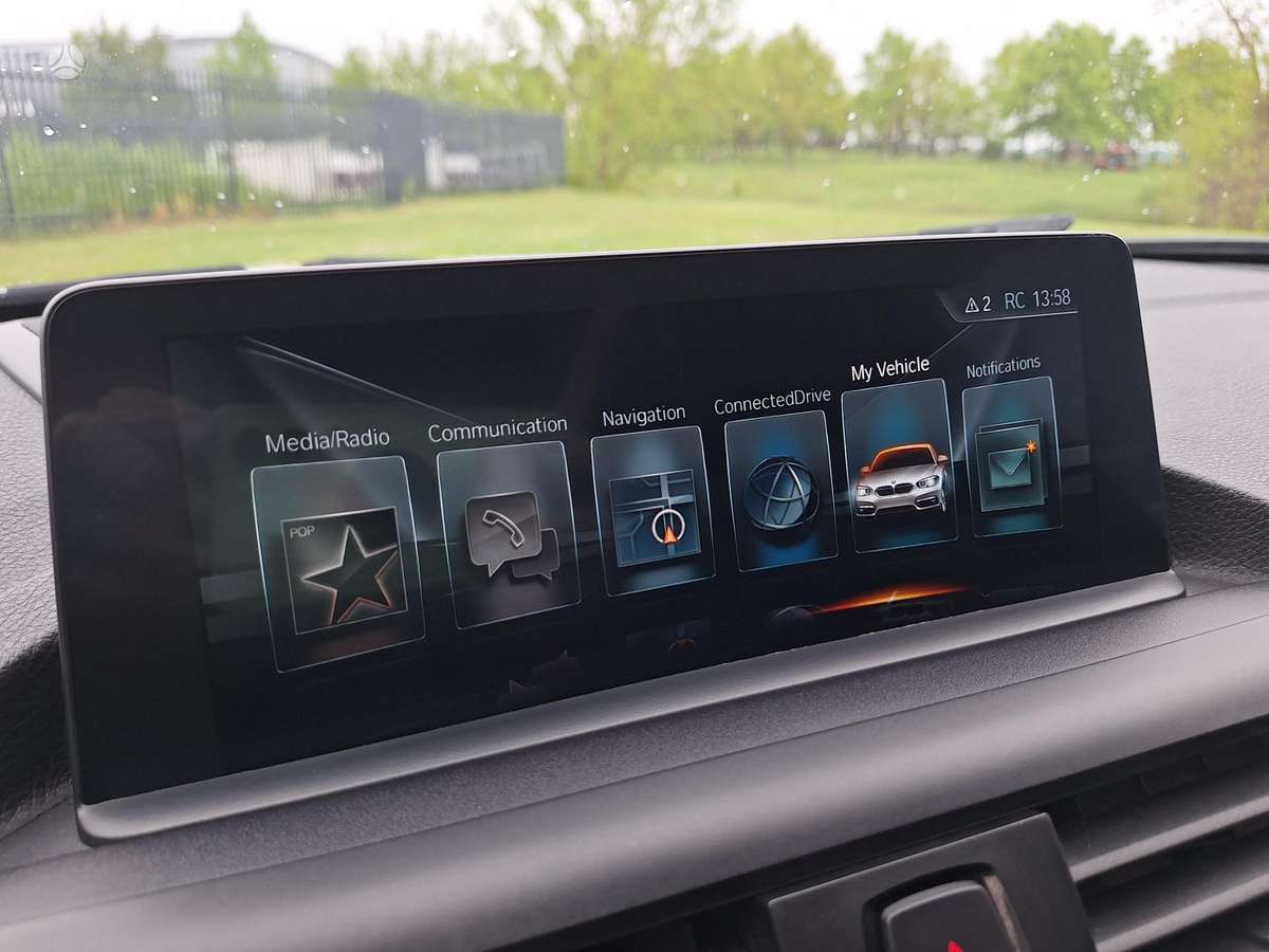 BMW 125, 2.0 l., hatchback